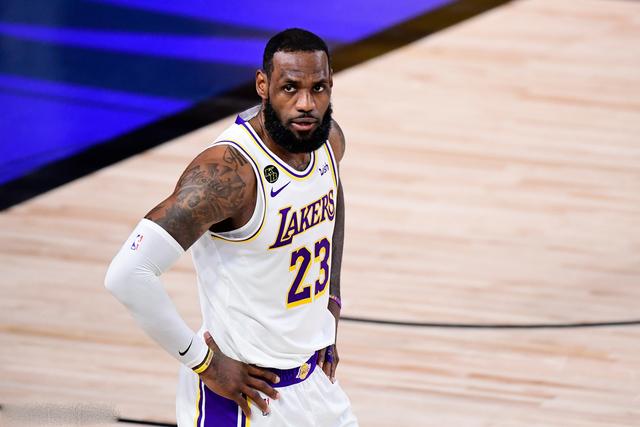 曝36岁本泽马本赛季后退役 一代传奇前锋告别？